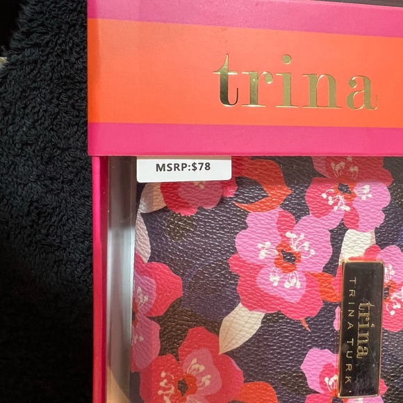 Trina Turk zip around wallet - Picture 2 of 3